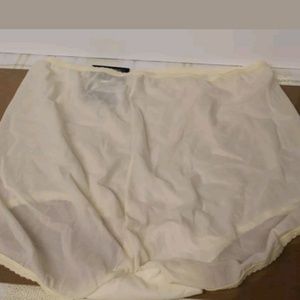 Bali Intimates & Sleepwear - VTG Women's 2xl White Bali Skimp Skamp Brief Panty Bali Intimates & Sleepwear - VTG Women's 2xl White Bali Skimp Skamp Brief Panty